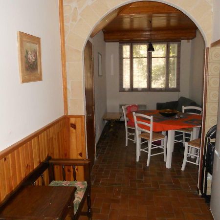 Entre L'Eglise Et La Place Villa Quillan Ngoại thất bức ảnh